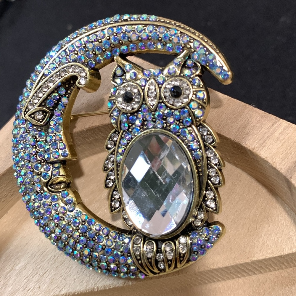 Elegant Gold and Silver Owl Brooch - Picture 3 of 3